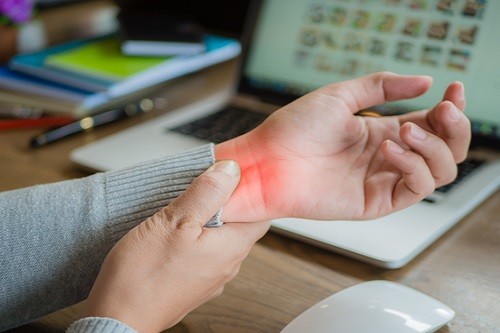 What is carpal tunnel syndrome?